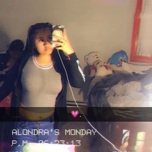 Meet your Posher, Alondra